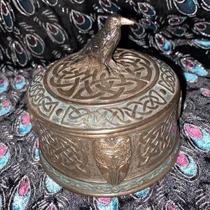 NWOT Raven/Crow Heavy Trinket Box